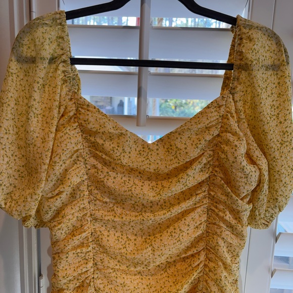 NWT Lush Yellow Floral Ruched Mini Dress Size Large - Picture 5 of 7